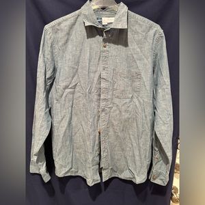 Old Navy Men’s everyday shirt, regualr fit